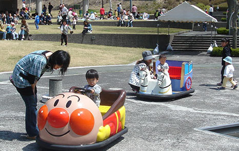 バッテリーカー | あそぶ | 鳥居平やまびこ公園